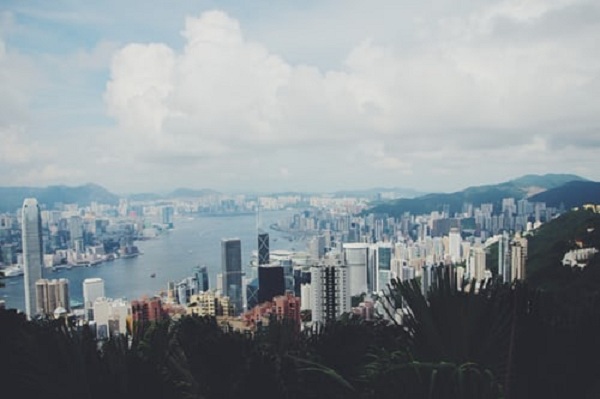 不過港，香港東亞銀行國內(nèi)網(wǎng)點見證開戶